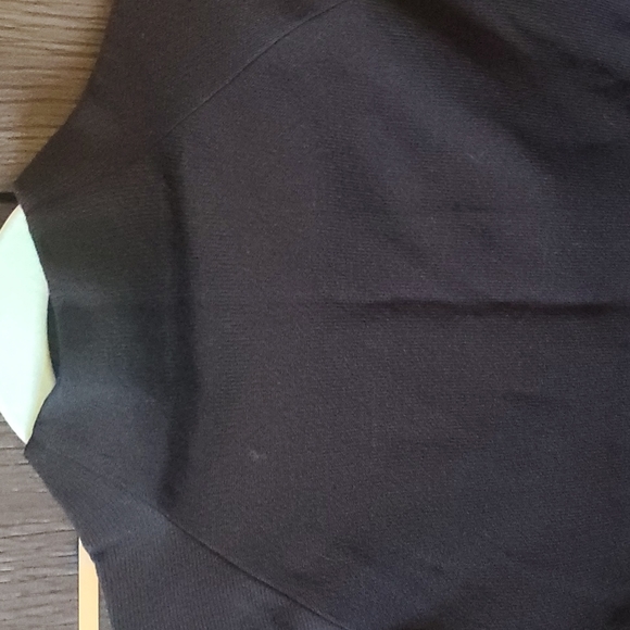 Escada 38 - Picture 4 of 6